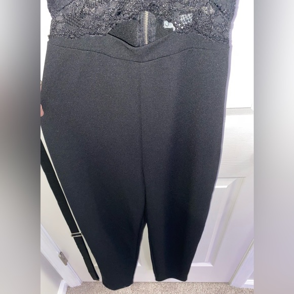 pantsuit with lace top cutout - Picture 1 of 4